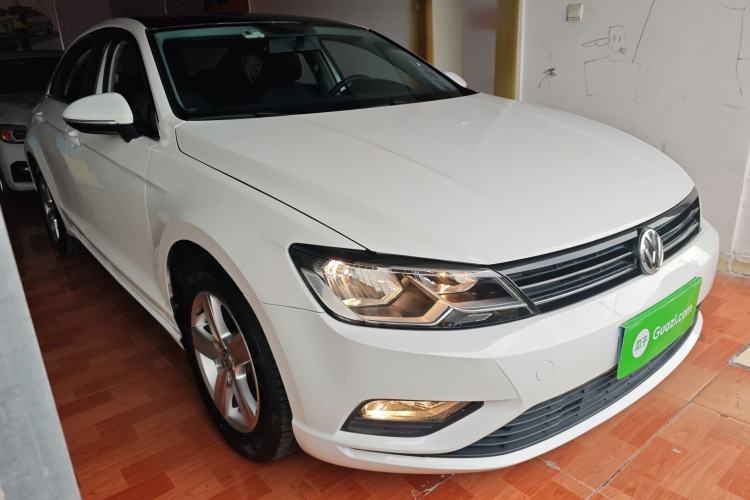 Used Volkswagen Lamando 2018 230TSI Manual Trend Edition Front Right 45 Deg