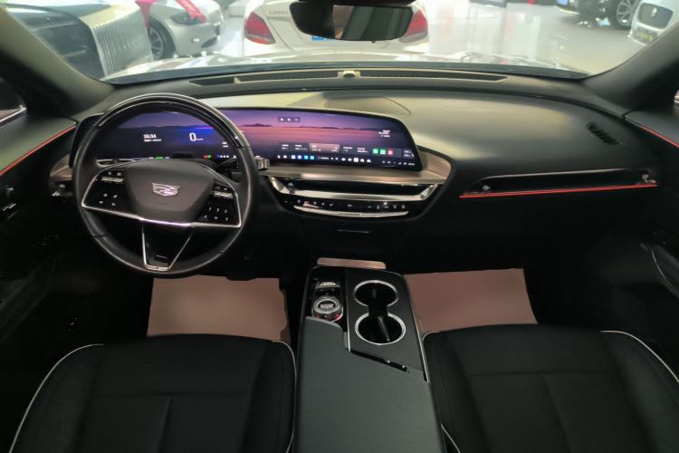 Used Cadillac LYRIQ 2022 Four-Wheel-Drive High-Performance Deluxe Edition Center Console