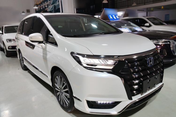 Used Honda Elysion 2022 2.0L eHEV Luxury First Edition