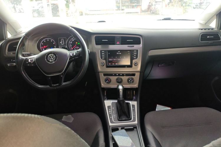 Used Volkswagen Golf 2015 1.4TSI Comfort Travel Edition
