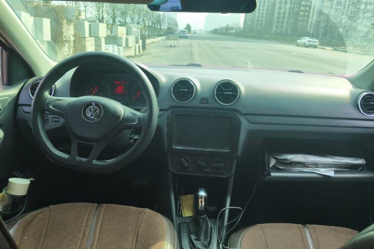 Used Volkswagen Jetta 2017 1.5L Automatic Fashion Model Center Console