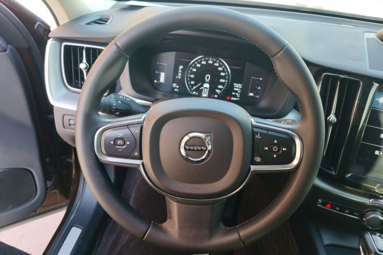 Used Volvo XC60 2020 T5 4x4 Zhiyi Luxury Edition
