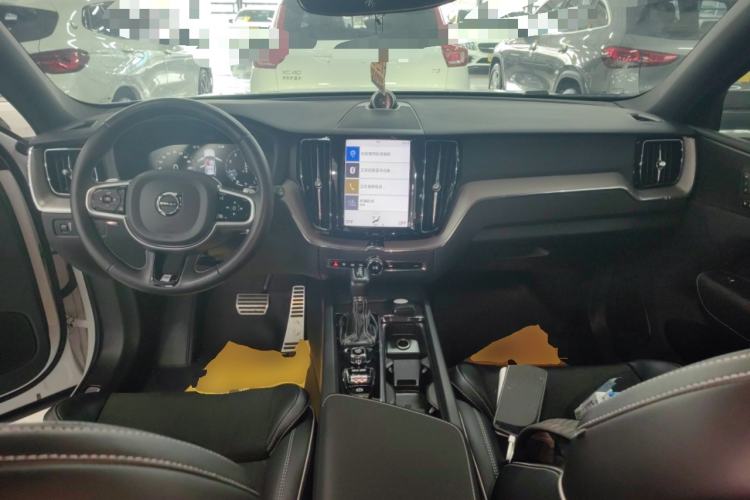 Used Volvo XC60 2019 T5 4x4 Smart & Dynamic Sport Edition China VI Standard