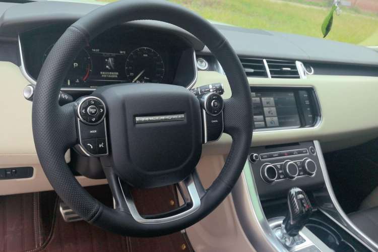 Used Land Rover Range Rover Sport 2015 3.0 SC V6 HSE DYNAMIC
