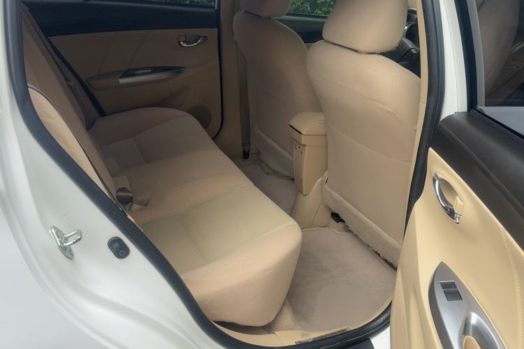 Used Toyota YARiS L Zhi Xuan 2015 1.5E Automatic Charm Edition Interior 2