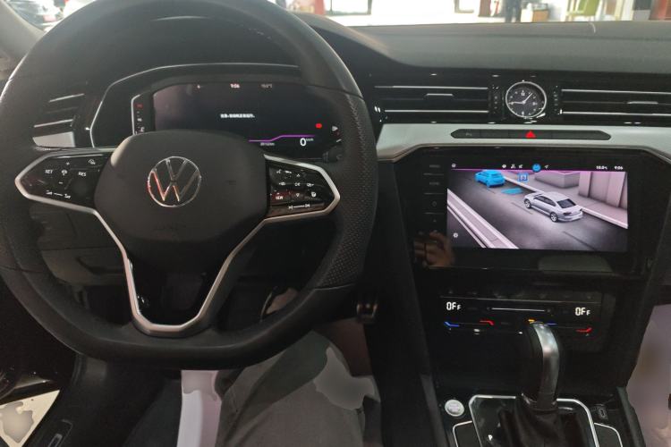 Used Volkswagen Magotan 2025 Revised Version Zhongxiang Edition 330TSI DSG Luxury Trim