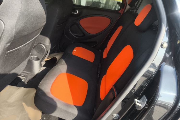 Used smart forfour 2016 1.0L 52 kW Passion Edition
