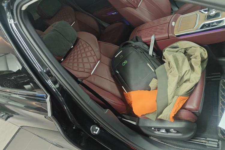 Used Hongqi E-HS9 2022 660 km Range Flagway Edition Six Seats
