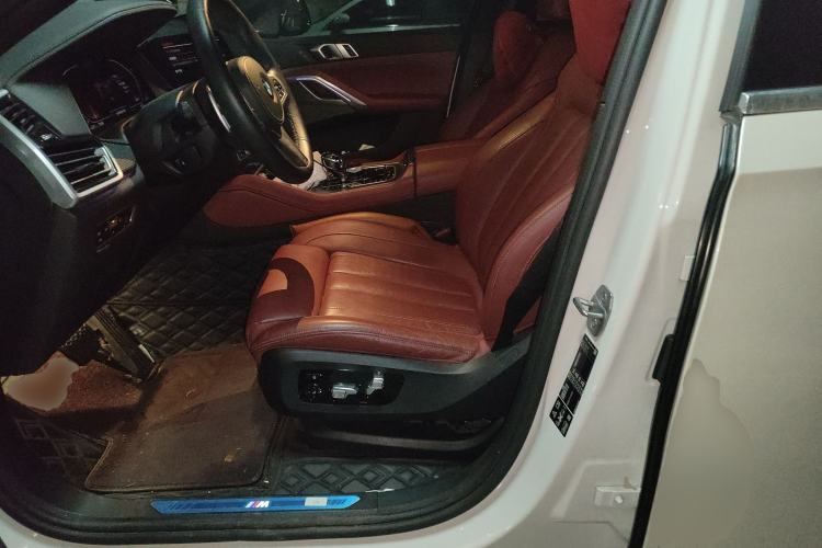 Used BMW X6 2021 xDrive40i Luxury Model with M Sport Package
