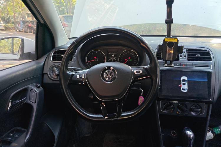 Used Volkswagen Polo 2016 1.6L Automatic Comfort Model
