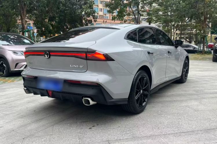 Used Changan UNI-V 2022 1.5T Prestige Version