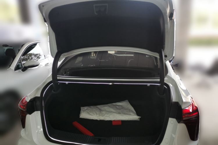 Used Hongqi H5 2024 1.5T DCT Smart Connect Flagship Edition Trunk