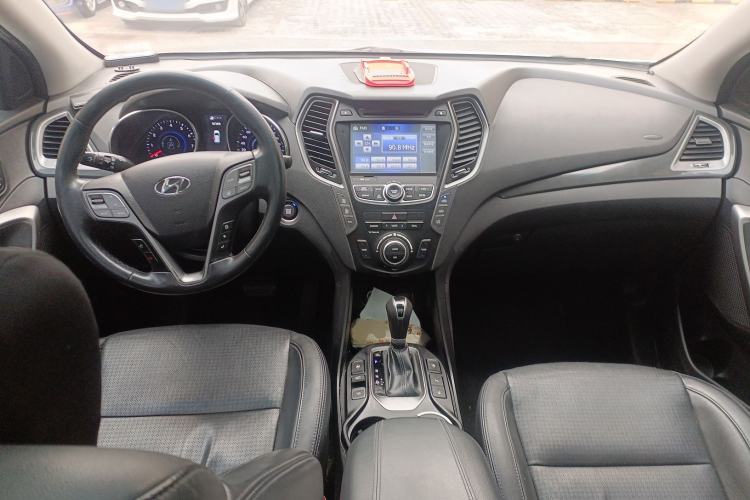 Used Hyundai Santa Fe 2013 Revised Version 2.0T Automatic All-Wheel Drive Top-Tier Trim
