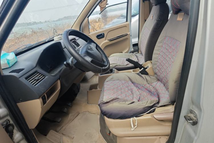 Used Wuling Rongguang 2014 1.2L S Standard Model
