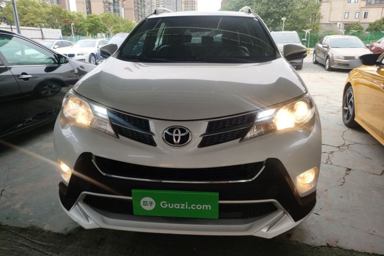 Used Toyota RAV4 2015 2.0L CVT Two-Wheel Drive Fashion Edition