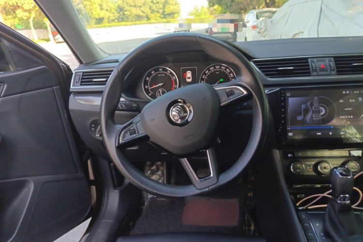 Used Skoda Superb 2016 TSI330 DSG Smart Drive Edition
