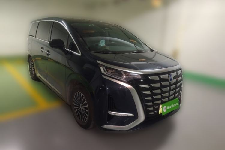 Used Denza D9 2022 DM-i 1040 Prestige Model
