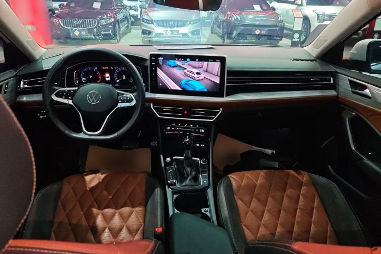 Used Volkswagen Sagitar 2023 300TSI DSG Excellence Edition Center Console