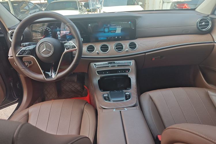 Used Mercedes-Benz E-Class 2021 Restyled E 300 L Luxury Edition Center Console