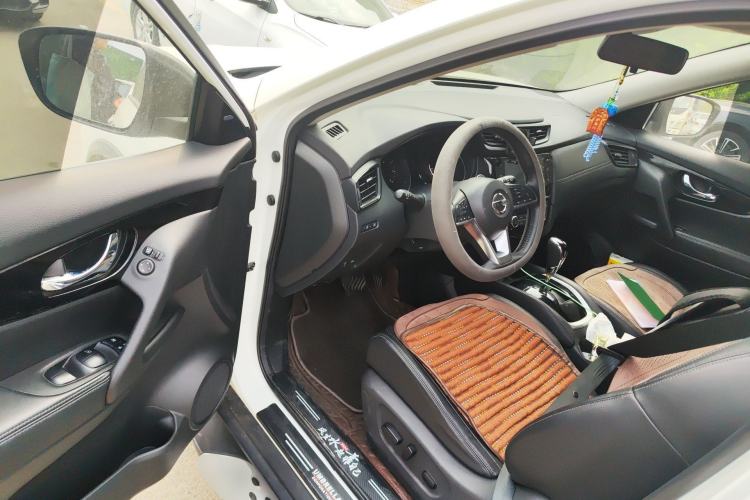 Used Nissan X-Trail 2022 2.0L Two-Wheel Drive Smart Connect Premium Edition Driver Seat