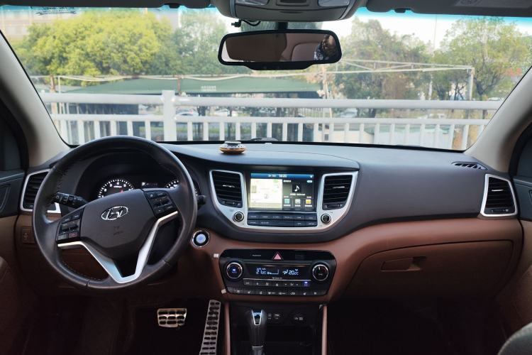 Used Hyundai Tucson 2015 1.6T Dual-Clutch Four-Wheel Drive Flagship Model
