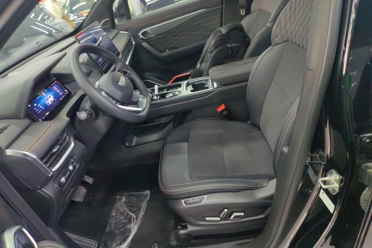 Used Geely Auto Haoyue L 2025 2.0T DCT Luxury Edition