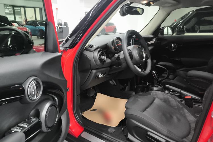 Used MINI 2019 1.5T COOPER Classic Edition Five-Door Version Driver Seat
