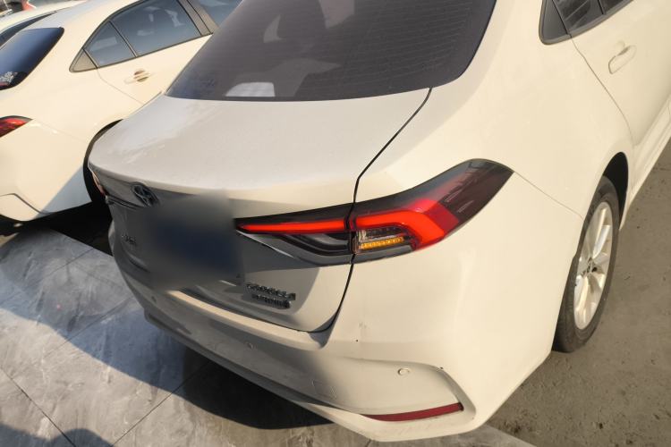 Used Toyota Corolla 2021 Dual-Motor 1.8L E-CVT Elite Edition
