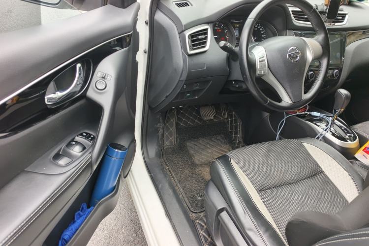 Used Nissan Qashqai 2016 2.0L CVT Luxury Edition Driver Seat