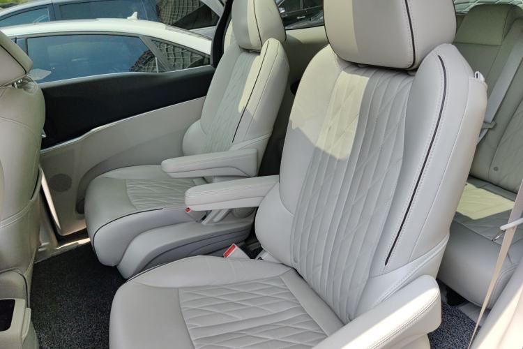 Used Buick GL8 2022 Land Executive Class 652T Prestige Model
