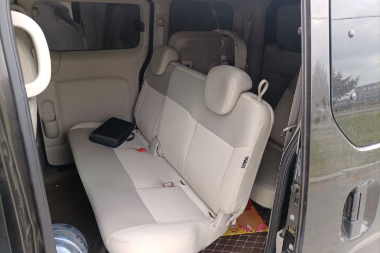 Used Nissan NV200 2016 Revised Version 1.6L CVT Luxury Edition
