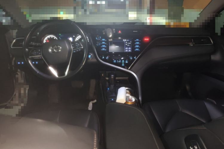 Used Toyota Camry 2018 2.0G Luxury Edition
