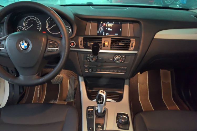 Used BMW X3 2016 sDrive20i Center Console