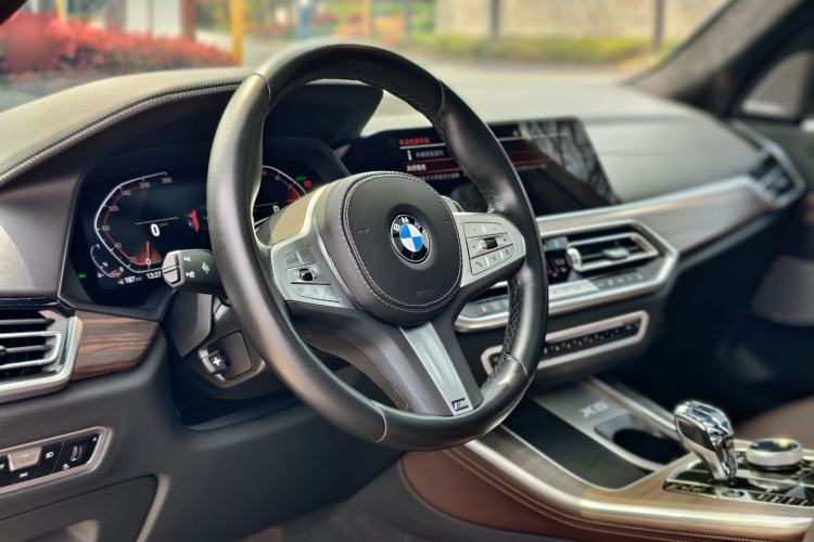 Used BMW X5 2022 Restyled xDrive 40Li M Sport Package Interior 11