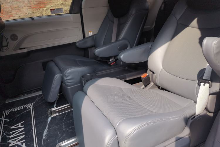 Used Toyota SIENNA 2021 2.5L Hybrid Comfort Edition