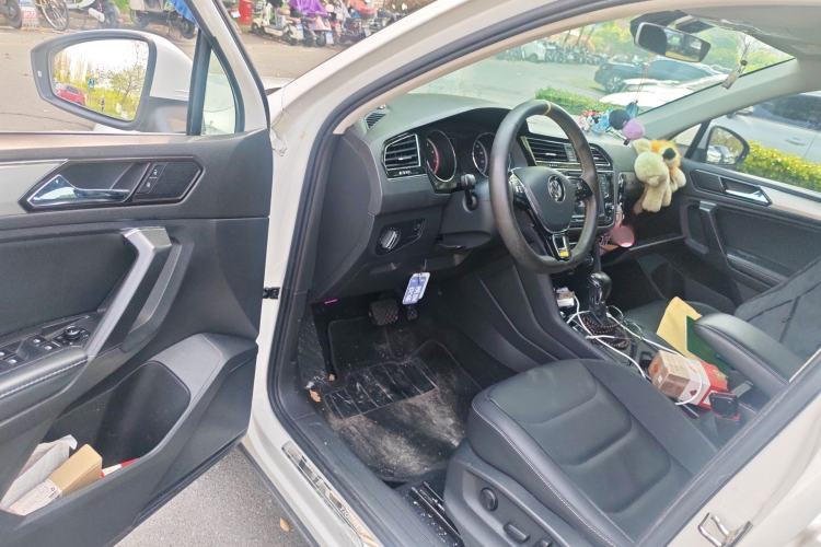 Used Volkswagen Tiguan L 2018 330TSI Automatic Two-Wheel Drive Luxury Edition Driver Seat