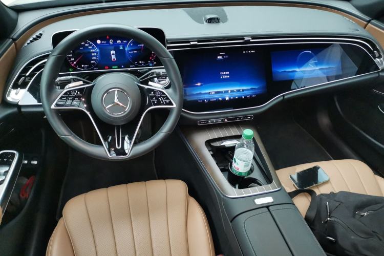 Used Mercedes-Benz E-Class New Energy 2024 E 350 e L Plug-in Hybrid Sedan Center Console