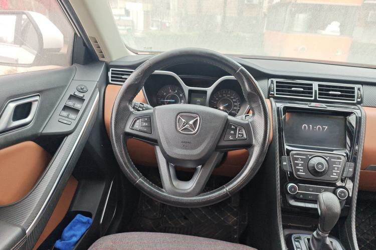 Used JMC Yusheng S330 2016 1.5L GTDi Automatic Two-Wheel Drive Prestige Edition Steering Wheel