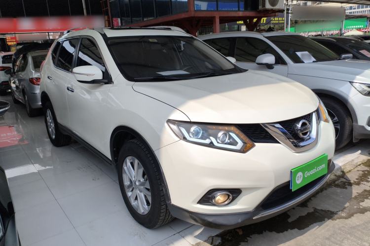 Used Nissan X-Trail 2014 2.5L CVT Leading Edition 4WD Front Right 45 Deg
