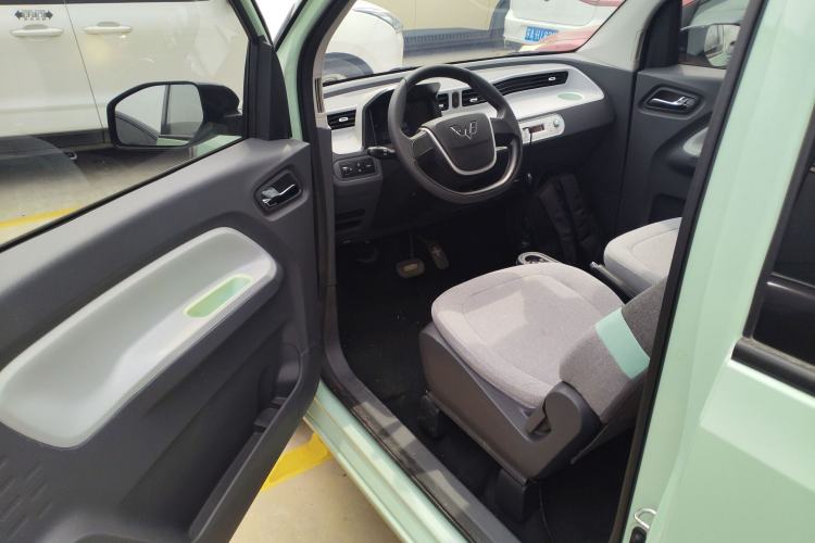 Used Wuling Hongguang MINIEV 2022 Macaron Premium Model – Lithium Iron Phosphate Driver Seat