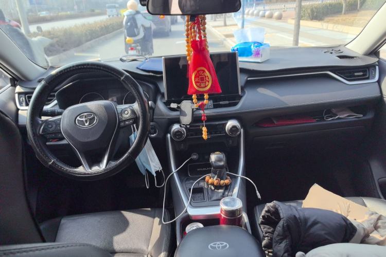 Used Toyota Wildlander 2021 2.0L CVT Two-Wheel Drive Luxury Edition Center Console