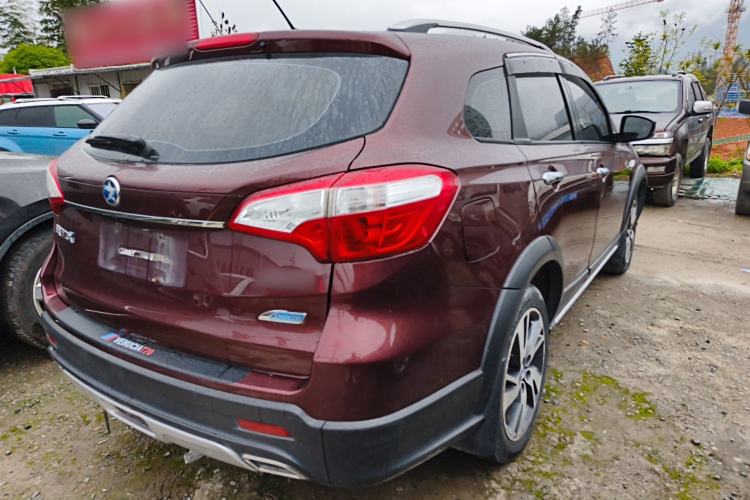 Used Venucia T70X 2016 2.0L CVT SmartFun Sport Edition
