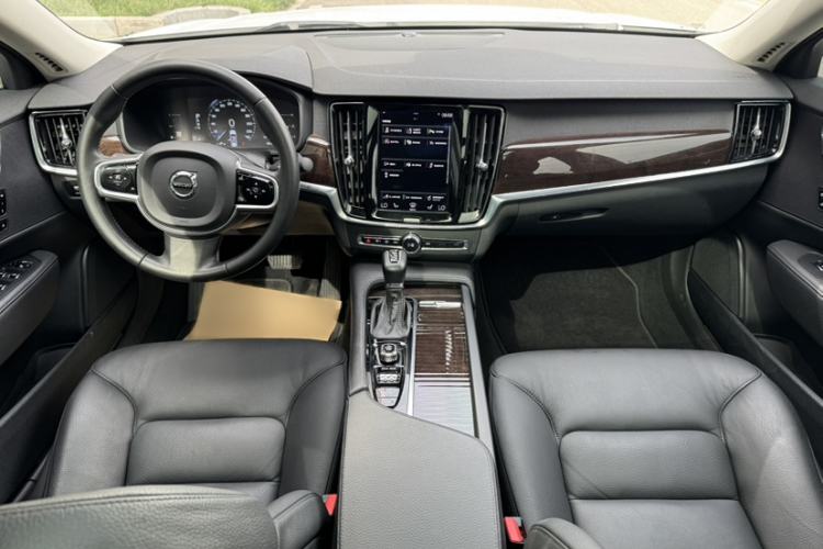 Used Volvo S90 2017 T5 Zhiyuan Edition
