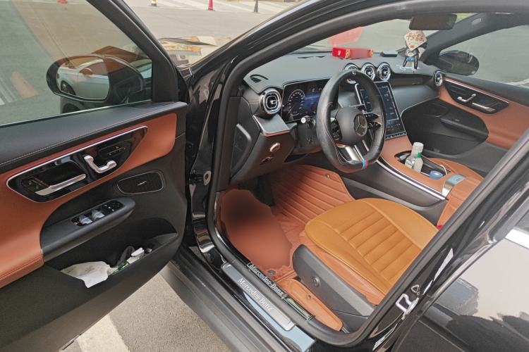 Used Mercedes-Benz GLC 2024 GLC 260 L 4MATIC Luxury Model 5 Seats