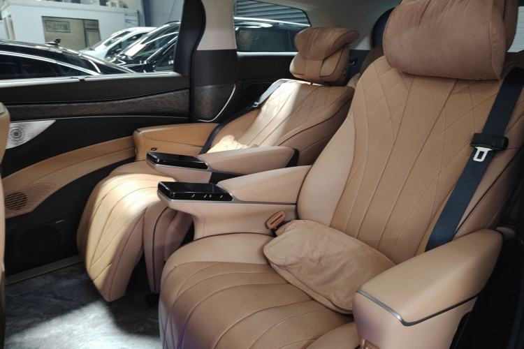 Used Denza D9 2024 DM-i 1050 Luxury Model Left Rear Seat