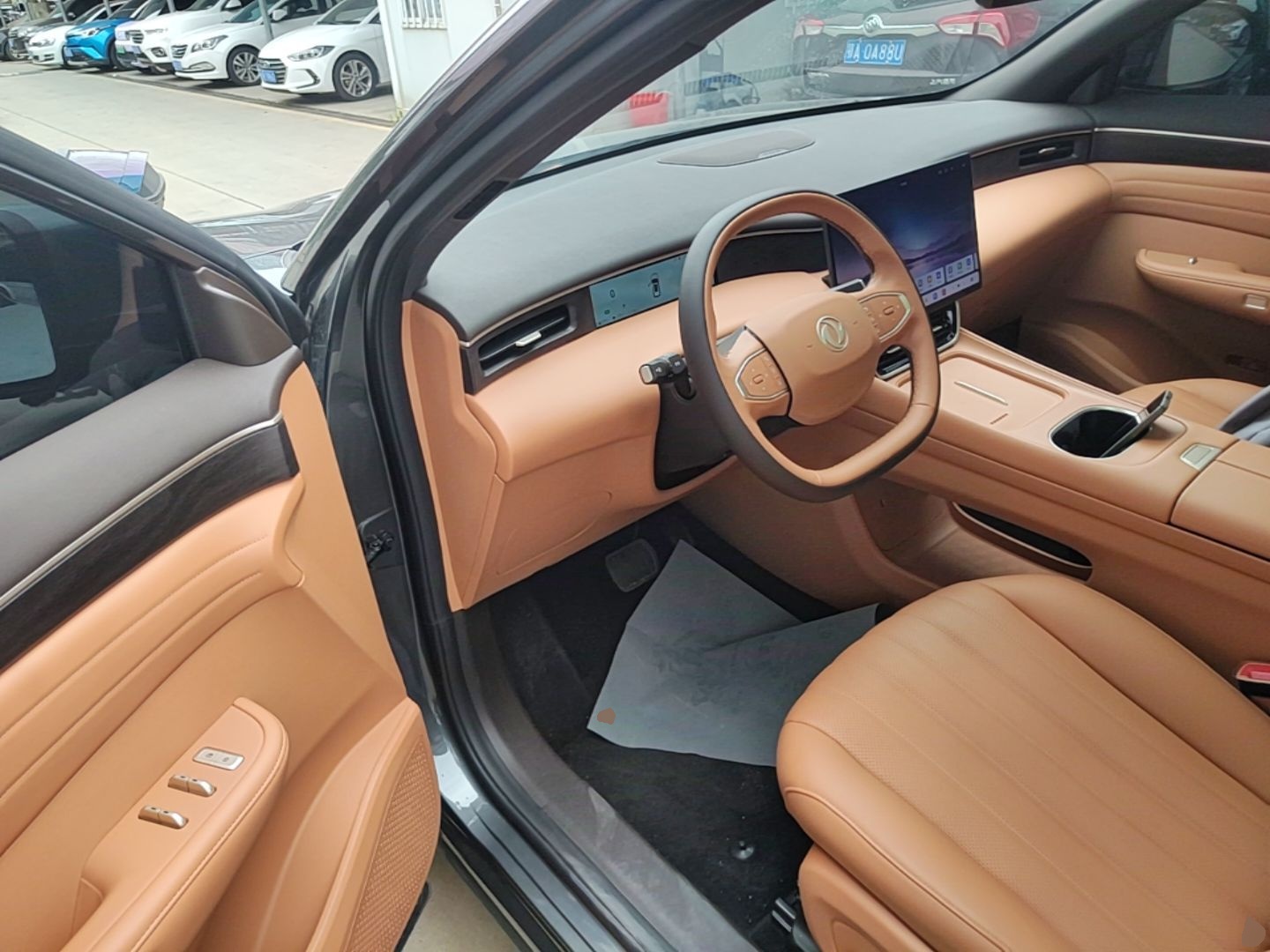 Dongfeng Aeolus L8 2025 Model 185KM Dream Edition — снимка 18