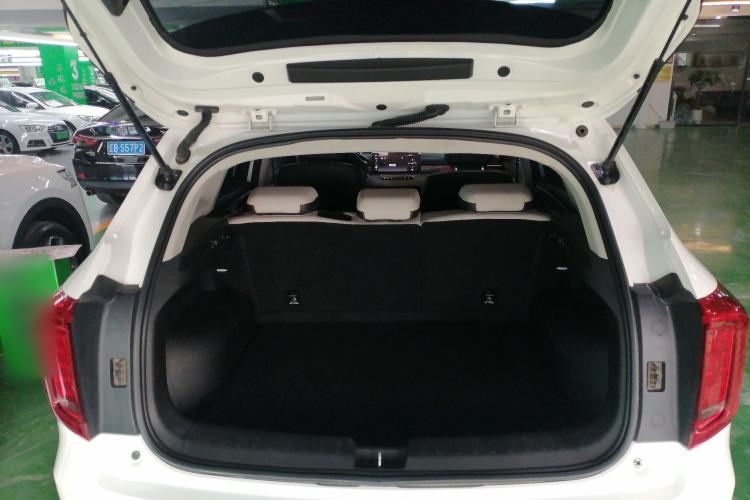 Used Haval JOLION 2021 1.5T Automatic Four-Door Version Trunk