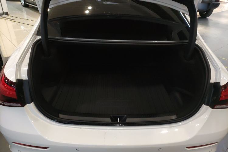 Used Mercedes-Benz A-Class 2022 Revised Version A 200 L Sport Sedan Fashionable Style Trunk