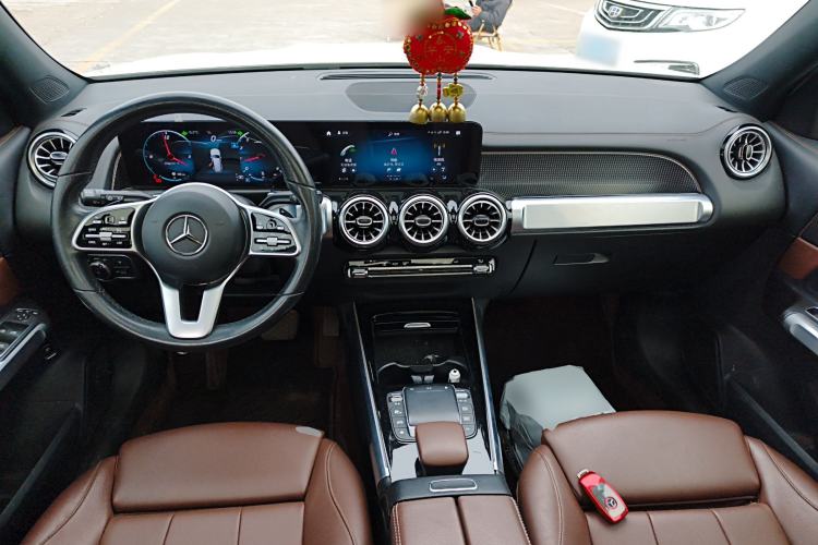 Used Mercedes-Benz GLB 2022 Updated GLB 200 Fashion Edition Center Console