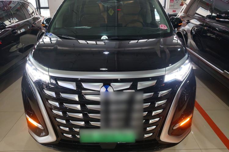 Used Denza D9 2024 DM-i 980 Four-Wheel Drive Prestige Model Front